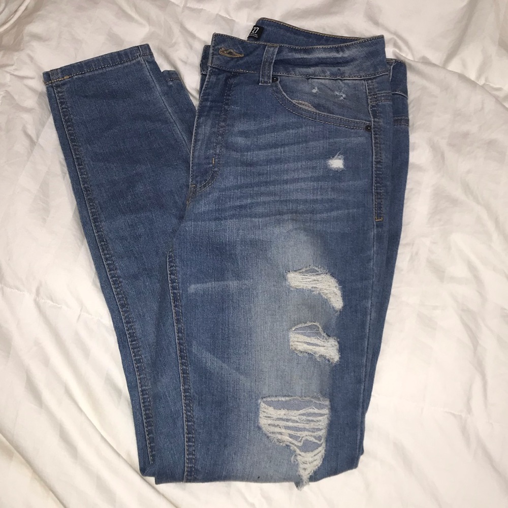 Distressed Denim Skinny Jeans